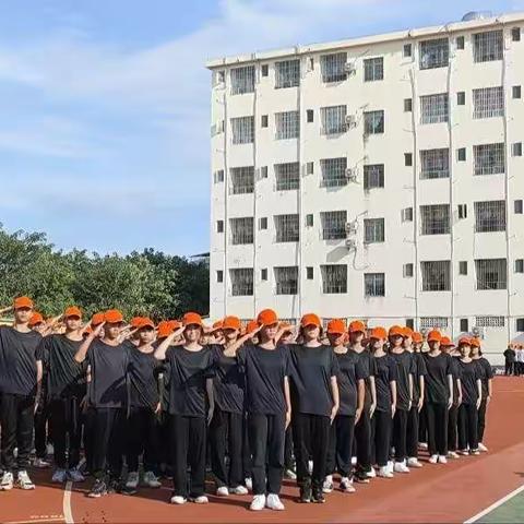 在金秋送爽的秋天军训也太好了吧