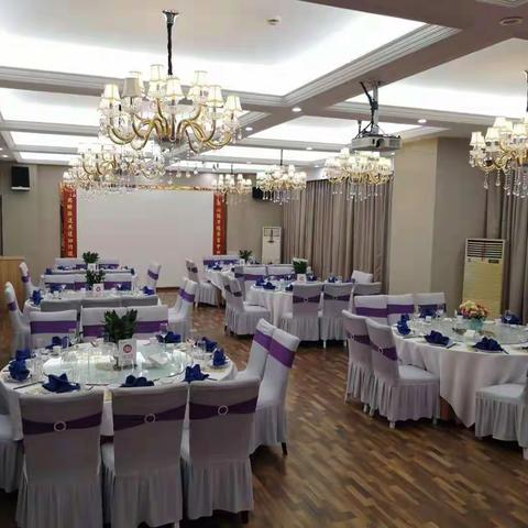 新安中学校友联谊会筹建预备会，暨新安首届毕业五十周年部份师生团聚会 。          (新版)