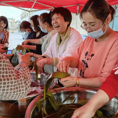 西华社区——“感受传统文化  共迎端午佳节” 包粽子活动