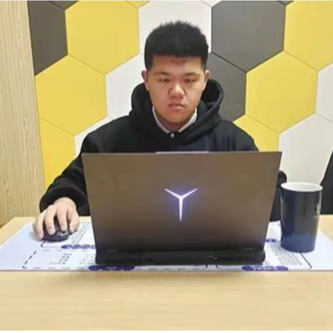 【信息与商贸系】最美职教生—21电子商务1班刘子涵