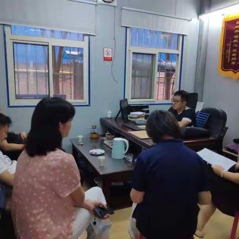 小寨路街道212所社区组织辖区物业召开垃圾分类工作推进会
