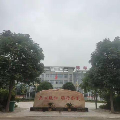课前三分钟，人生大舞台——和盛初中八年级语文课前三分钟演讲活动硕果累累