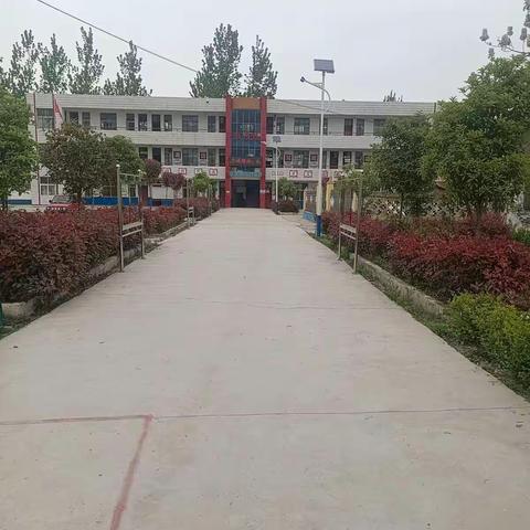 双庙乡梁桥小学“安全教育月”活动