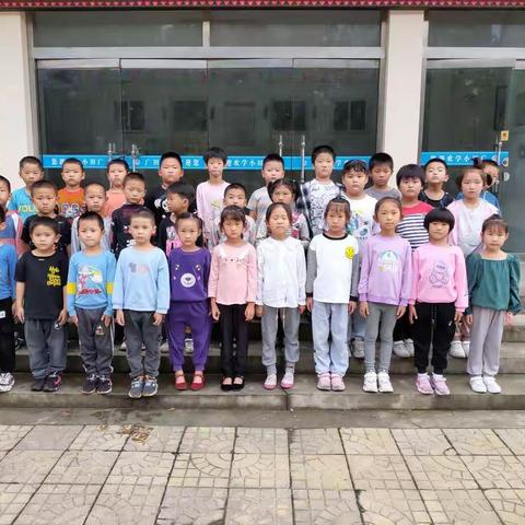 广田小学一（2）班   班级风采