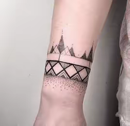 纹身既是独特性格的展示也是对个人信仰的追求