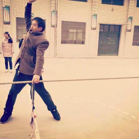 真人岭学校全校师生喜迎元旦――“我运动 我快乐”