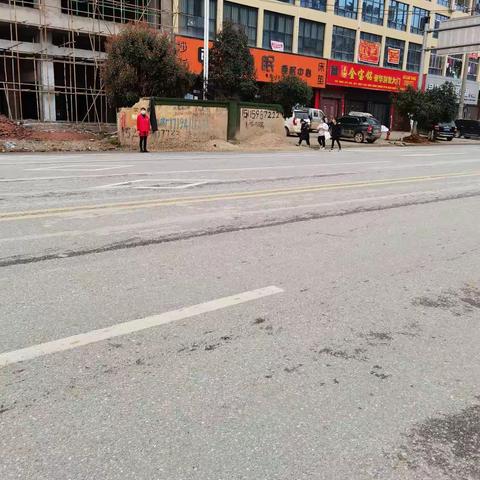 春风送暖    爱心护学