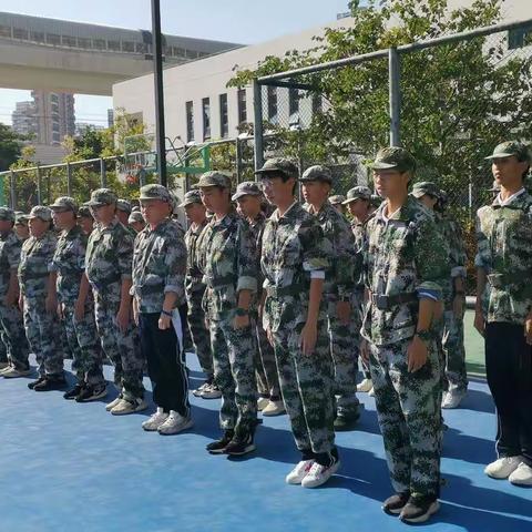 龙华区实验学校凌云七班国防教育活动