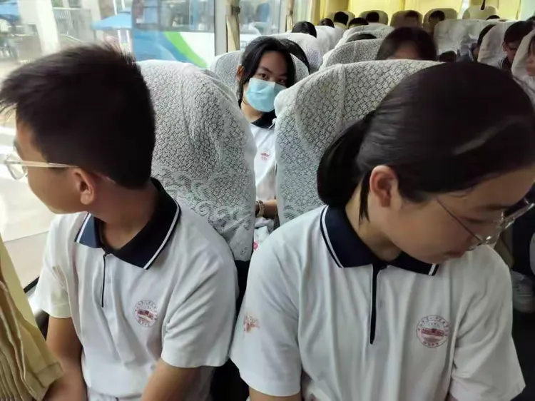 5.25坦洲中学七1班