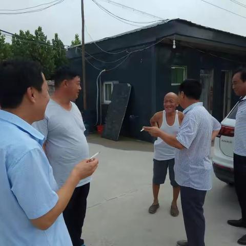 齐心协力帮扶忙，贫困户就业脱贫奔小康