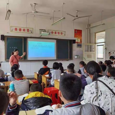 集思广益，共同成长——仲村镇中心校四年级全体语文教师集体备课活动