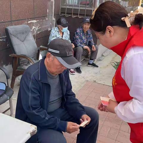 【红旗社区·基层治理】：发放便民服务卡 ，搭好便民“连心桥”