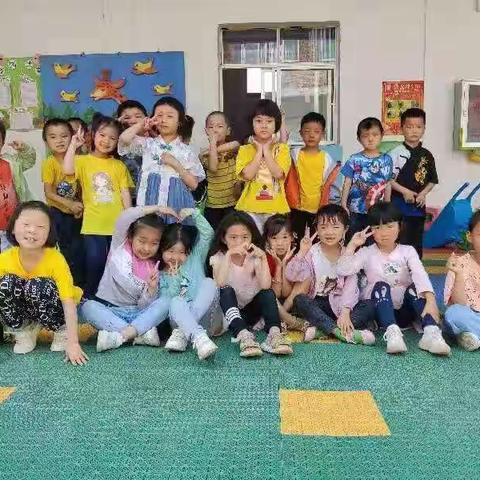 亿苗幼儿园大二班春秋学期毕业回顾记录