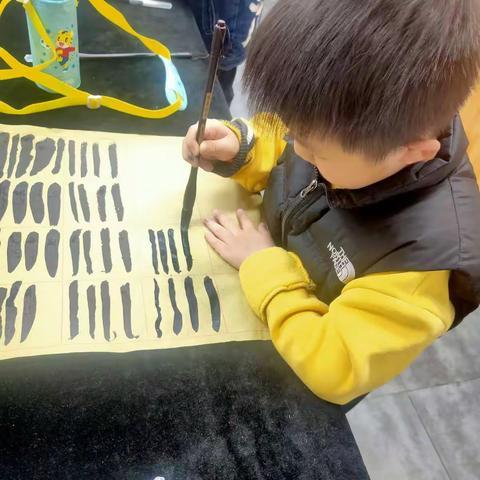 两会热点：注重中华传统之美、书法之美