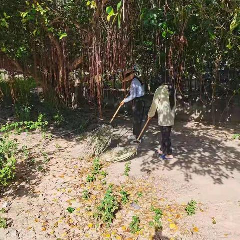 村道小雨润如酥，草色遥看近却无，最是一年春好处，绝胜烟柳满新土