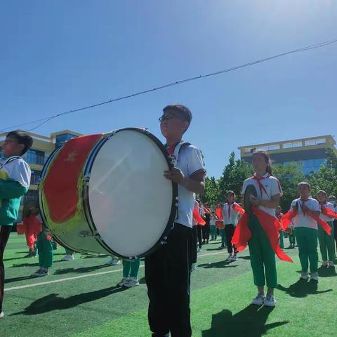 诗韵童年  放飞理想——菜屯镇中心小学五年级三班最美学生  李延诺