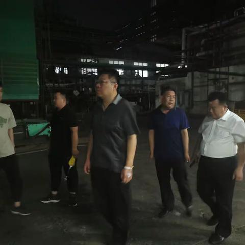 政府副区长陈冰夜查大气污染防治工作