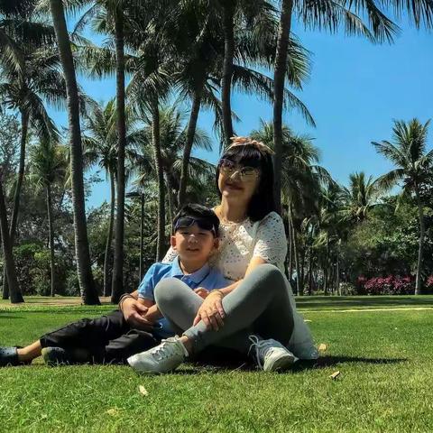 库尔勒市第一小学“以爱之名  致敬母亲”主题活动