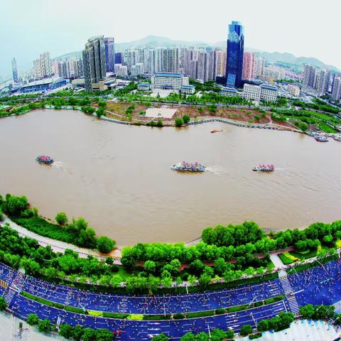 抗疫有我  风雨共担