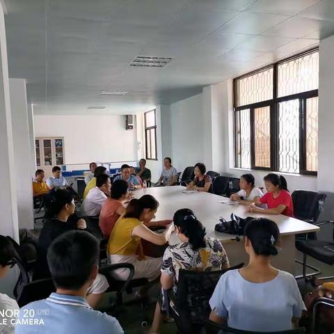 临床学科组全体教师集中学习讨论会