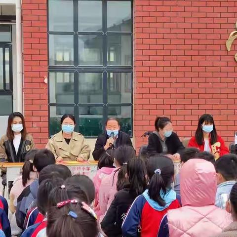 辛庄镇张桥小学期中表彰大会