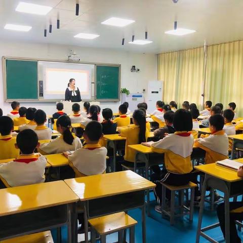 南雄市第一小学语文教研组第八周公开课活动