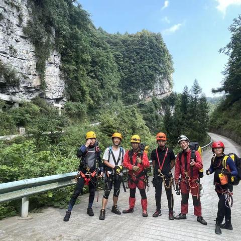 贵州驴友们的盛夏一一20220707溯溪飞龙岩