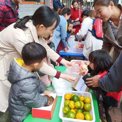 【兴仁市东湖智慧树幼儿园】我是小小卖菜员，蔬菜为友，认价钱