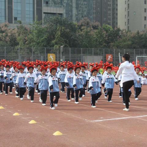 奏华章   展班风校风国风我最棒