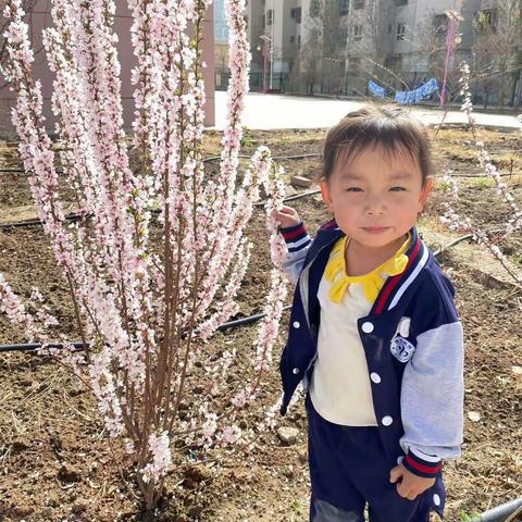 和静县第十幼儿园小七班---四月已结束天真活泼的你们要迎接五月的到来