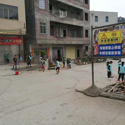 罗定市新乐中学开展“学雷锋，树新风”活动