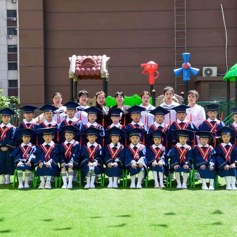 歌尧幼儿园葵花班2021级毕业班毕业典礼