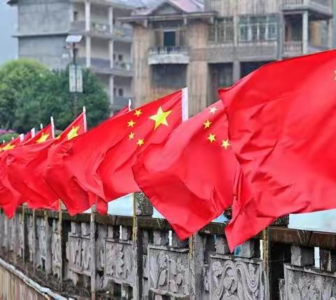 襄阳市气排球协会举行“红心向党，向国旗敬礼”气排球拓展活动