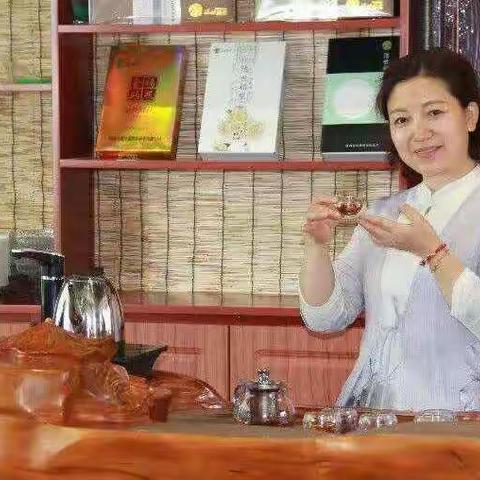 这个春天，找个懂自己的人一起喝茶