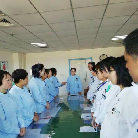 恪守职责提升服务保安全，积极参与爱国卫生月活动。