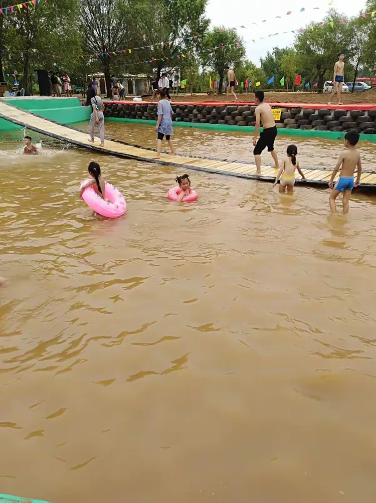 七彩沙河水上乐园