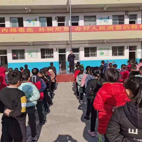 交通安全进校园   文明交通伴成长