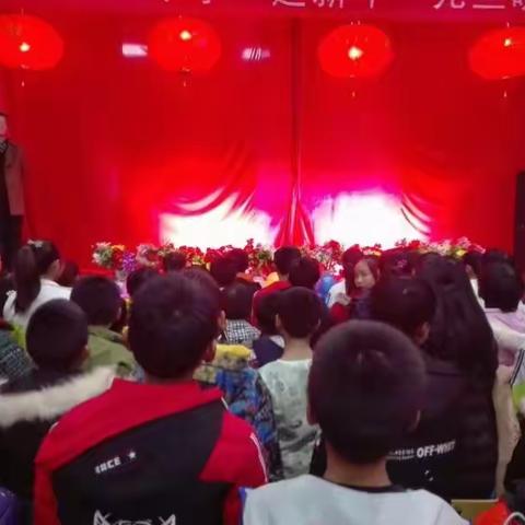 共享“最美青春”一起“登云步月”——2018年槚山中学迎新年元旦晚会