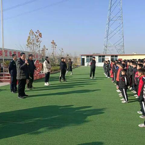 讲和谐，促发展，反恐怖，反暴力。——邯山区少林智勇武术学校反恐防暴安全演练