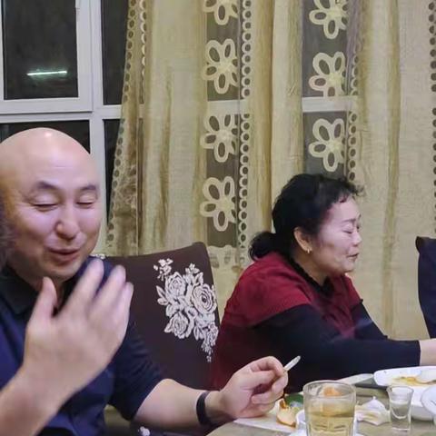 2022年謦缘家人新年来临之际开心快乐的团拜会留影纪念
