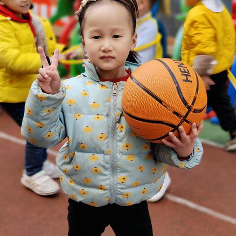 🌈【 感恩·珍惜·前行】📸——七彩缤纷幼儿园中三班第二十周