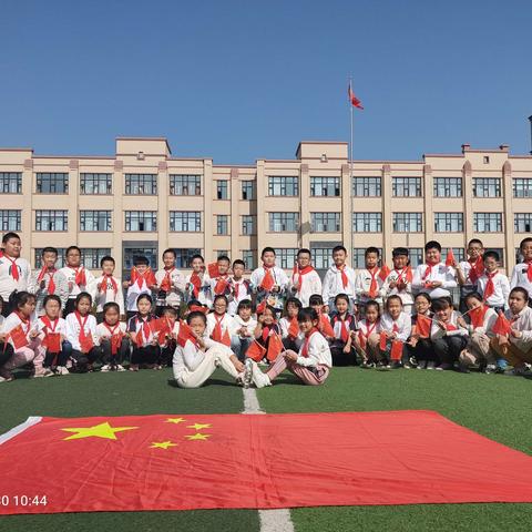 四年八班全体同学为祖国献礼🇨🇳