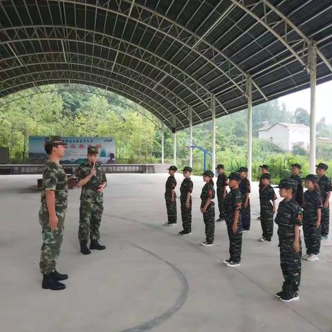 未来战士军事夏令营火热招募中……