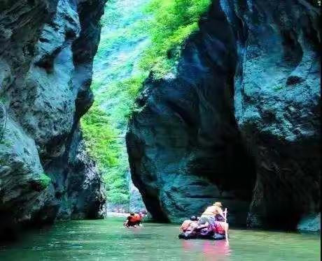 圣水湖+武陵峡＋坐婵谷纯玩三日游