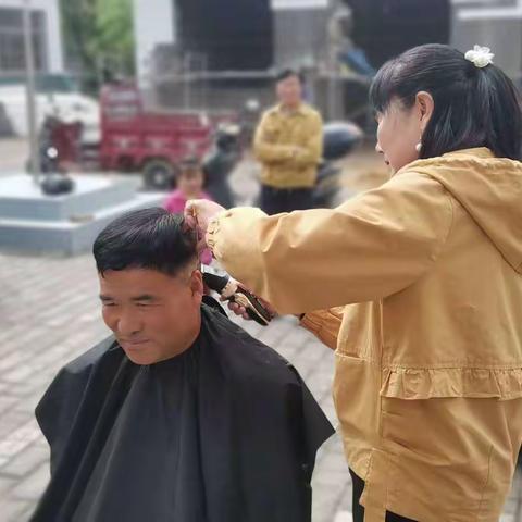 奉献社会、服务他人