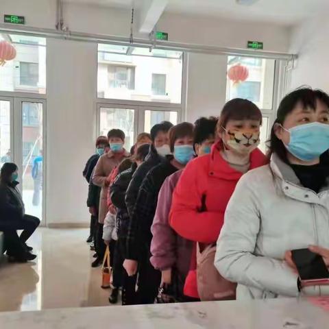济南市章丘区枣园街道计生协开展“义诊进社区服务暖人心”活动