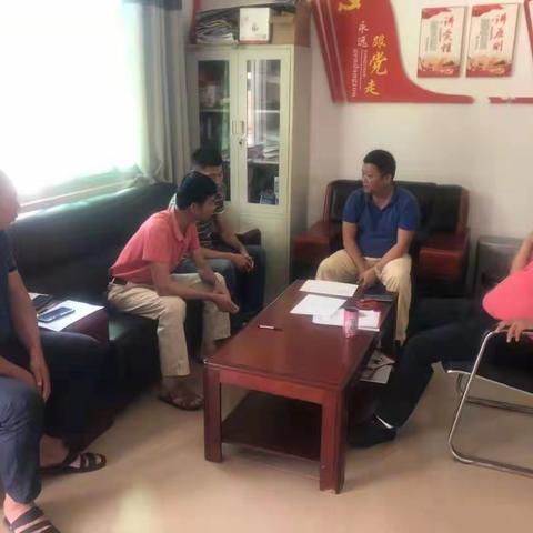 英州镇人大主席陈辉带队入村检查防返贫核查工作落实情况