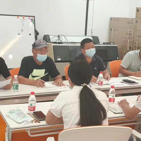 英州镇人大主席陈辉到国贸清水湾小区召开疫情防控网格化大排查部署会