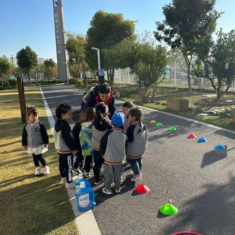 宋庆龄幼儿园小二班家长助教日