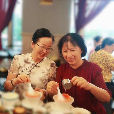 暑假再聚莱茉莉聊人生